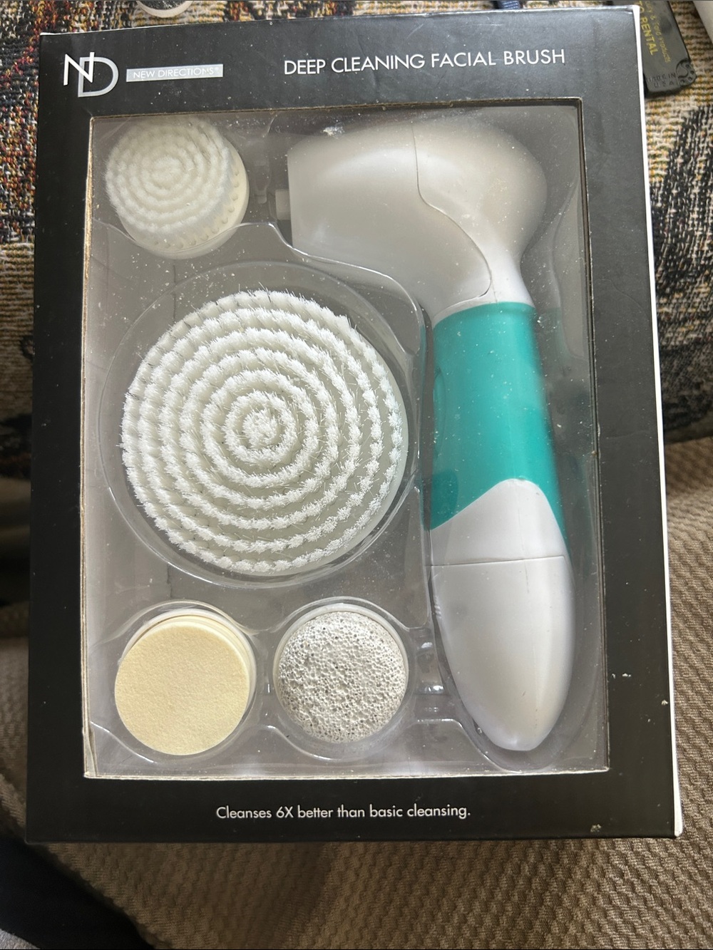 new directions Deep Cleaning Facial Brush - White & Teal